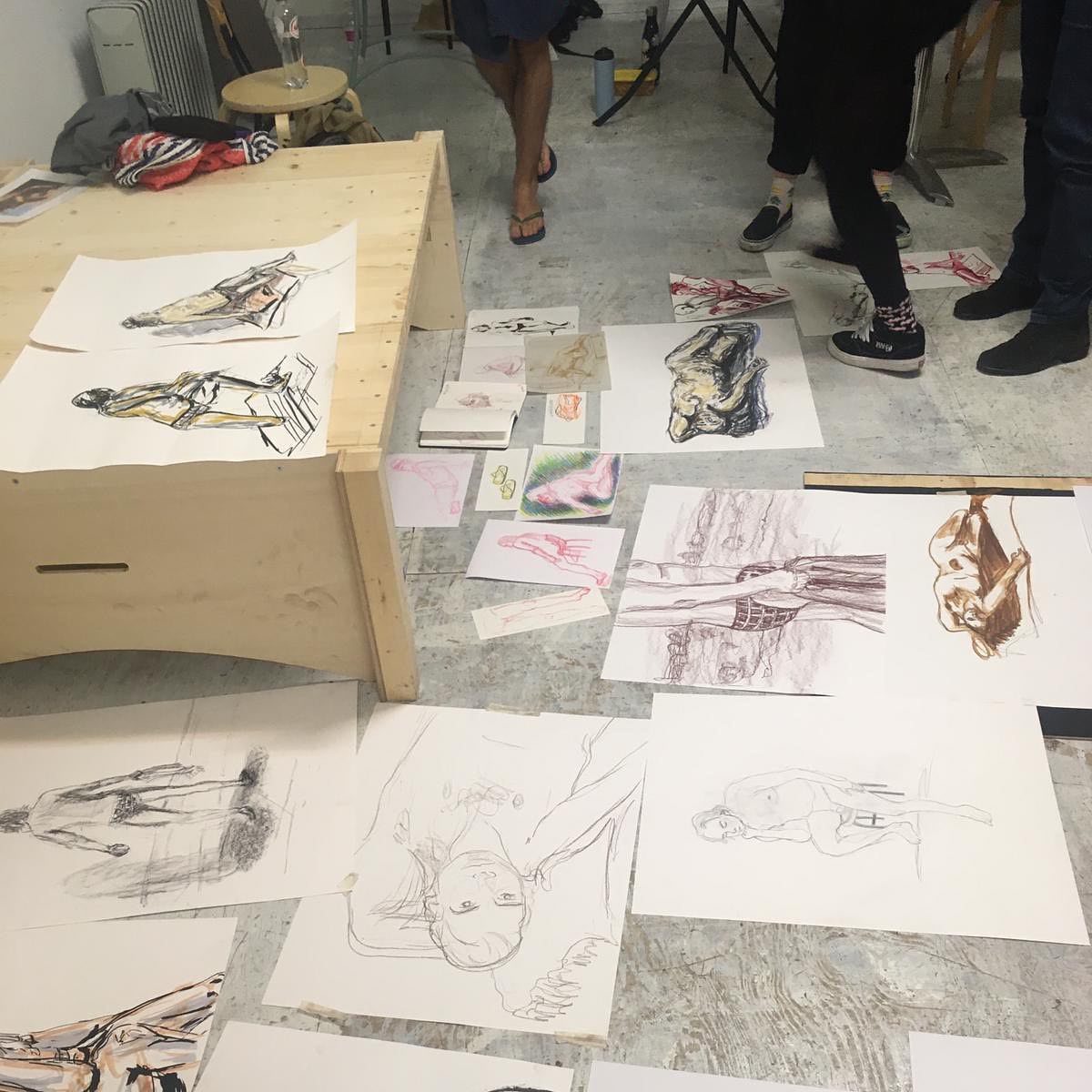 We had another Figure Drawing session yesterday, it was a great night! Lovely group, great model and me just messing arround with different materials, yay!.#figuredrawing #modeltekenen #artmodel #drawing